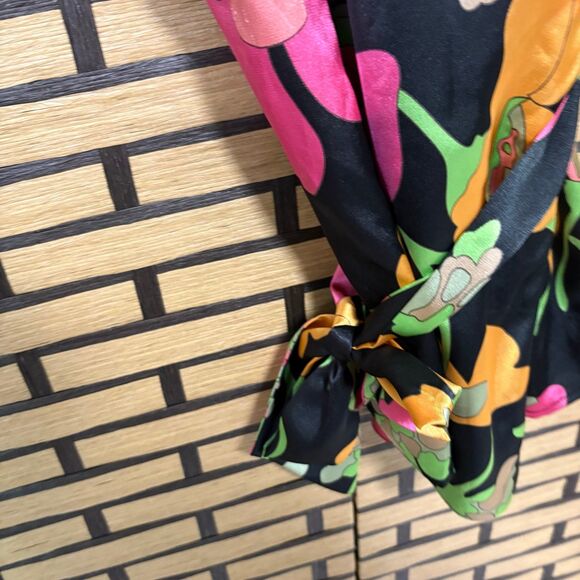 BCBG Maxazria Black Floral Wrap Style Top Size Small - Picture 4 of 7